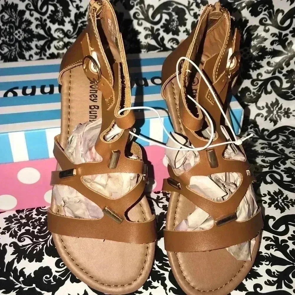 HONEY BUNNY BROWN SANDAL SIZE 1 NIB
